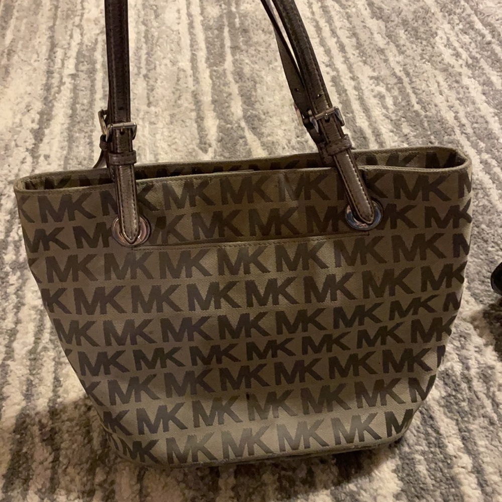 Gray ML purse , medium style